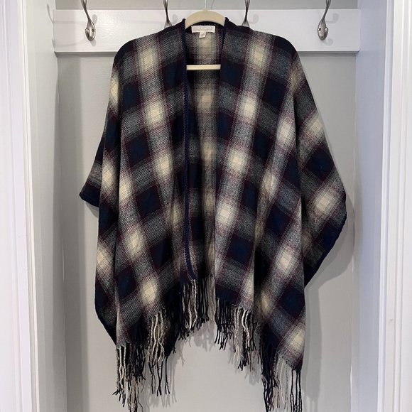 Francesca's Collections Sweaters - Plaid Flannel Cape/Poncho